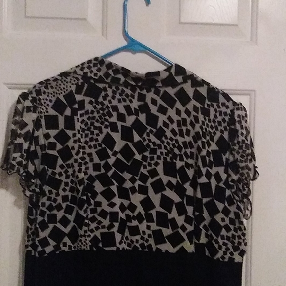 Women's dress - Picture 6 of 7